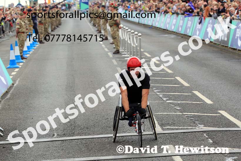 Mens wheelchair 2022 Great North Run. Photo: David T. Hewitson/Sports for All Pics